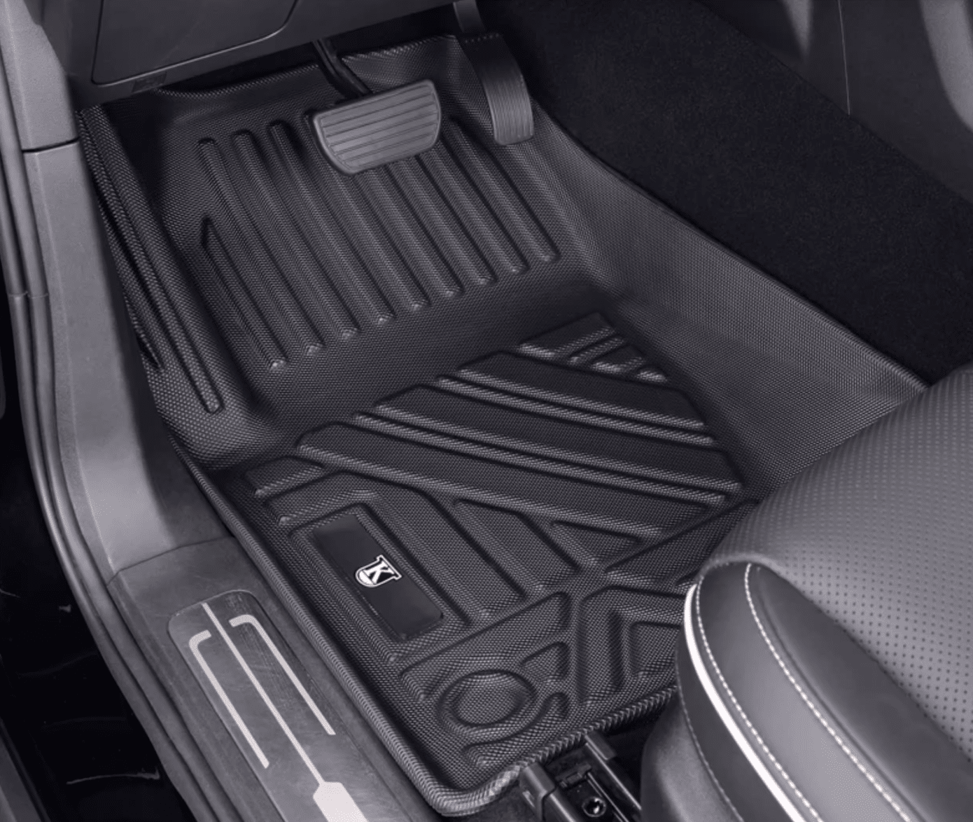 Xevaban.com ở 214 Giải Phóng là đơn vị chuyên cung cấp phụ kiện oto, đồ chơi oto, phụ tùng oto, phụ kiện tank 300, đồ chơi tank 300, xevaban, 214 giải phóng, thảm sàn tank 300, thảm tpe tank 300, thảm lót sàn tank 300, thảm cốp tank 300.